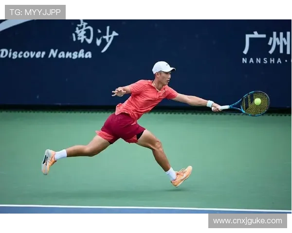 中国小将勇夺网球大师赛冠军引发国内网球热潮推动青少年培训热议