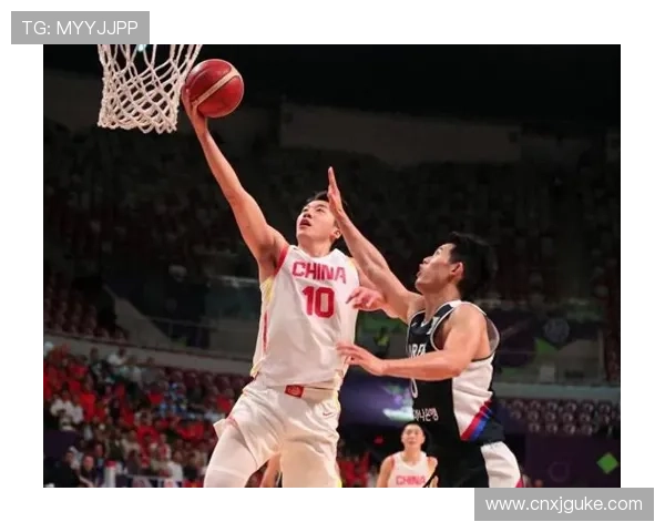 中国男篮力克澳大利亚晋级世界杯四强 展现团队协作与坚韧精神