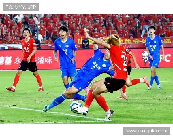 图卢兹俱乐部主场逆转取胜展现顽强斗志球迷热情点燃全场气氛