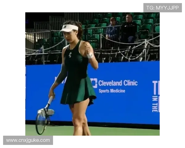 世界网球巨星同场竞技 新赛季赛事激烈角逐 引发全球瞩目