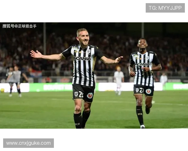 昂热俱乐部再迎关键赛程全队备战展现重返法甲坚定信心